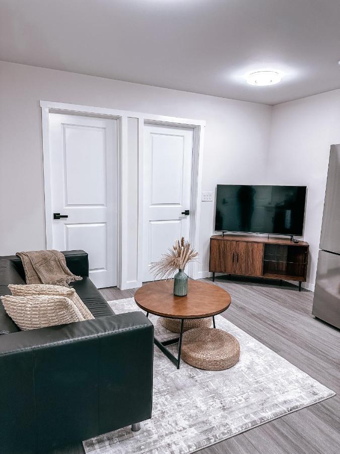Brand New 2 Bedroom Basement In *